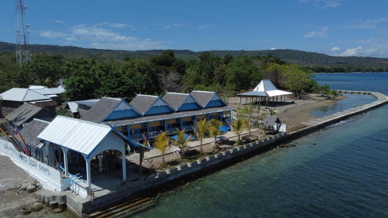 Moyo Island Resort Exterior photo