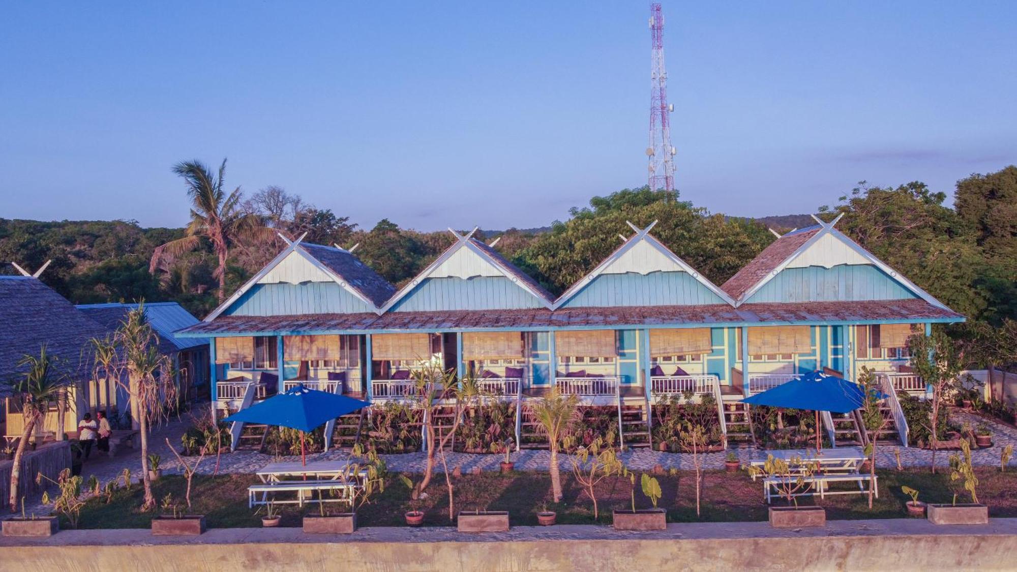 Moyo Island Resort Exterior photo