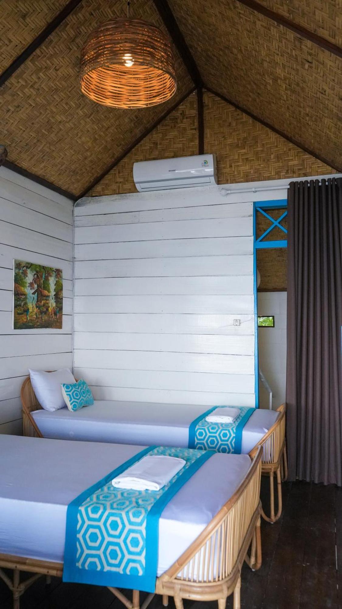Moyo Island Resort Exterior photo